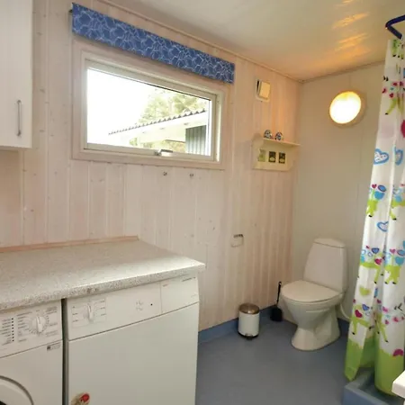 5 Bedroom Amazing In Vaeggerlose Prázdninový dům
